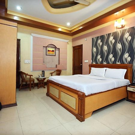 Capital O 10990 Hotel Gobind Regency Zirakpur 外观 照片