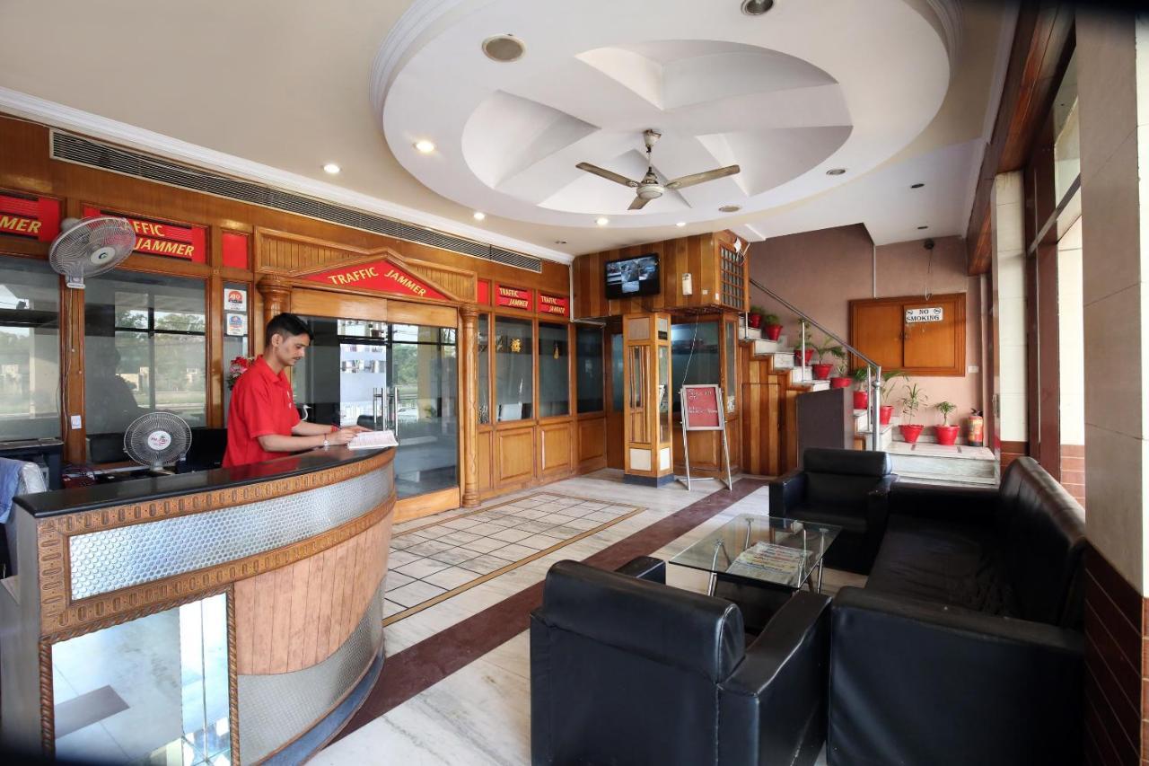 Capital O 10990 Hotel Gobind Regency Zirakpur 外观 照片