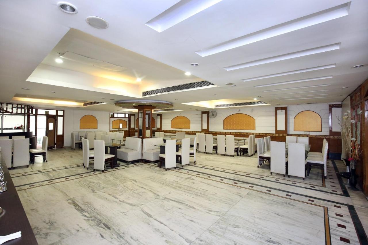 Capital O 10990 Hotel Gobind Regency Zirakpur 外观 照片